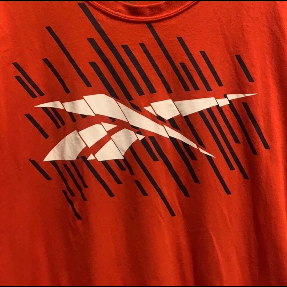 (2) Classic Reebok T-shirts 🔹🔺 - Picture 8 of 11